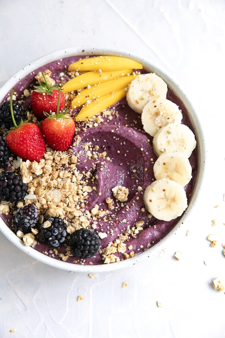 Unlock Acai Bowl Creativity: Tropical, Chocolate, Green & Protein Options
